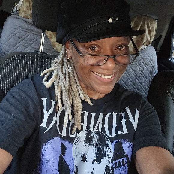 Just B. Seconds , High End Clothing & Accy. - Picture 13 of 16